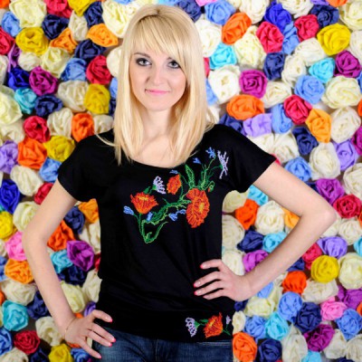 Embroidered t-shirt "Patent Poppy on Black"